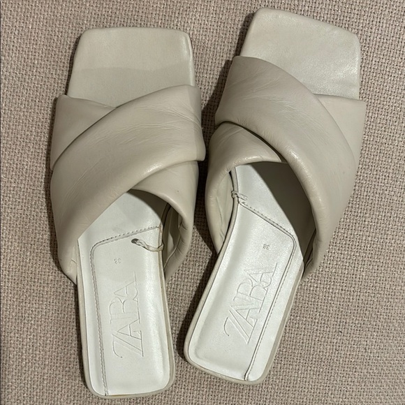 Zara light beige offwhite Flat slipon sandals slides - Picture 1 of 4